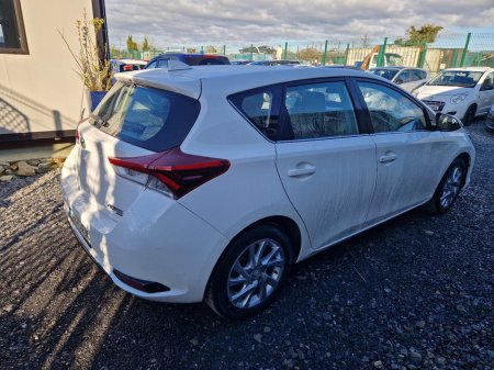 2016 Toyota Auris - thumbnail 6