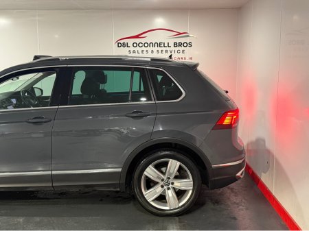 2021 Volkswagen Tiguan ELEGANCE 2.0 TDI MANUAL 6SPEED FWD 150HP 5 5DR €34,950 thumbnail