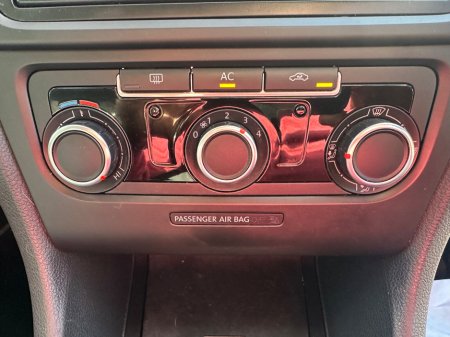 2011 Volkswagen Golf - thumbnail 8