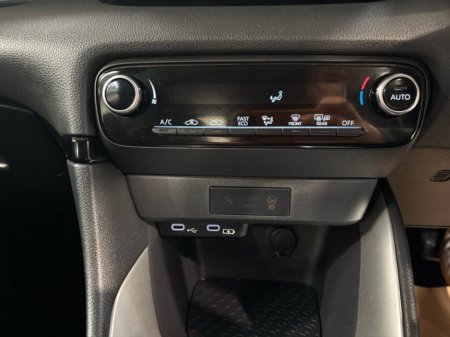 2024 Toyota Yaris HYBRID 1.5 LUNA 115HP €23,950