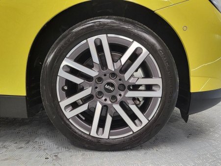 2024 MINI Hatch Cooper E €23,975 thumbnail