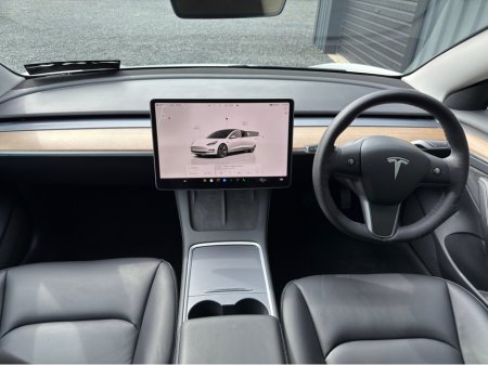 2022 Tesla Model 3 RWD MODEL 3 €23,950 thumbnail