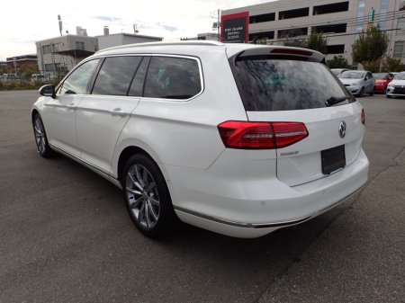 2020 Volkswagen Passat - thumbnail 3