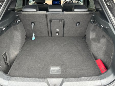 2022 Volkswagen ID.4 FAMILY 77kWh 204HP €23,950 thumbnail