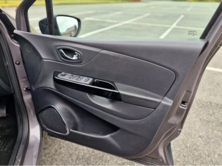 2016 Renault Captur - thumbnail 23