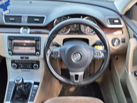 2011 Volkswagen Passat - thumbnail 17