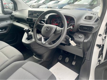 2022 Opel Combo L1H1 1.5 CDTI 100PS DIESEL 6SPEED MANUAL MY22 SWB €13,000 thumbnail