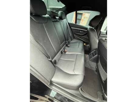 2017 BMW 3 Series - thumbnail 19