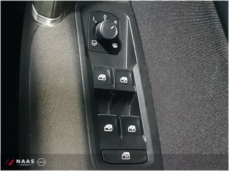 2019 Volkswagen Touran HIGHLINE 1.4 TSI (192) €25,945 thumbnail