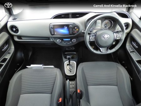 2018 Toyota Yaris Hybrid Luna €17,950 thumbnail