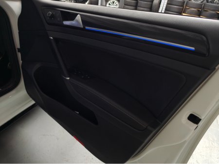 2018 Volkswagen Golf Golf R//Low kms €29,950 thumbnail