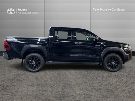 2026 Toyota Hilux Hilux 2.8 MHEV Invincible €49,972 thumbnail