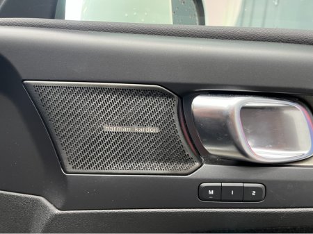 2022 Volvo XC40 €36950! 2022 VOLVO XC40 RECHARGE PLUG-IN HYBRID T5 1.5 AUTOMATIC / CRUISE CONTROL / 360° PARKING CAMERA / ELECTRIC MEMORY & HEATED SEATS / APPLE CARPLAY / PANORAMIC SUNROOF / HEATED STEERING WHEEL €36,950 thumbnail