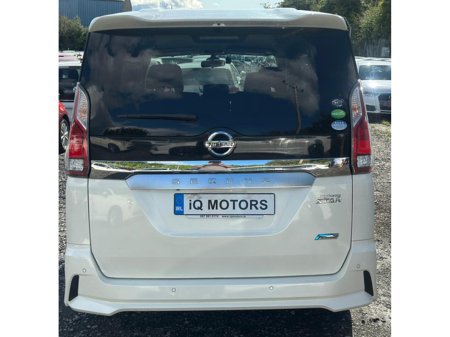 2016 Nissan Serena - thumbnail 10