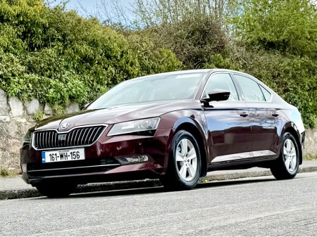 2016 Skoda Superb - view 2