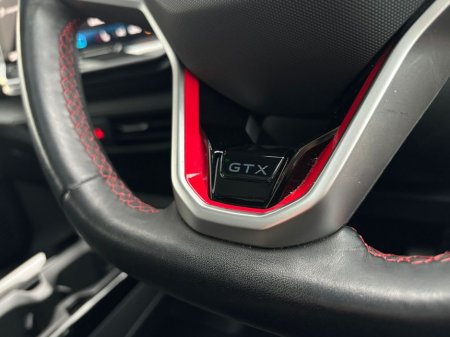 2025 Volkswagen ID.5 GTX thumbnail