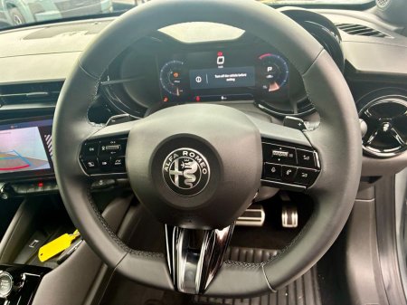 2026 Alfa Romeo Junior Ibrida €44,345 thumbnail