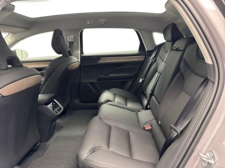 2026 Volvo ES90 - thumbnail 10