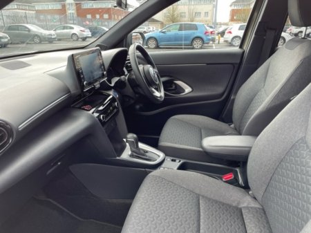 2024 Toyota Yaris Cross - thumbnail 6