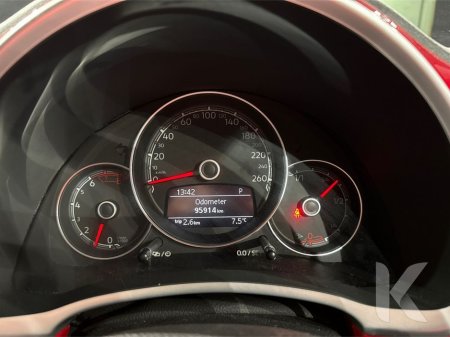 2017 Volkswagen Beetle DESIGN EDITION - COLOUR CODED INTERIOR - FACTORY ALLOYS - REVERSE CAMERA €14,950 thumbnail