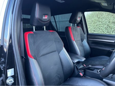 2023 Toyota Hilux GR SPORT AUTOMATIC 2.4 DIESEL //LOW MILES//HIGH SPEC//360 PARKING CAMERAS//KEYLESS ENTRY//ADAPTIVE CRUISE CONTROL// thumbnail