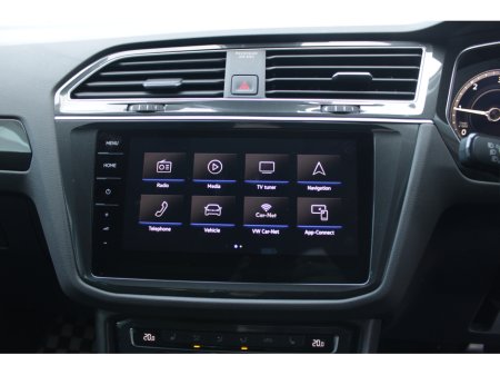 2019 Volkswagen Tiguan 2.0TDI 150BHP R-LINE EDITION 4 MOTION  AUTOMATIC // 1 OWNER CAR WITH ONLY 124,000KMS // BUY WITH CONFODENCE AA AND SIMI APPROVED DEALER 2026 // FINANCE ARRANGED // ALL TRADE INS WELCOME // €25,950 thumbnail