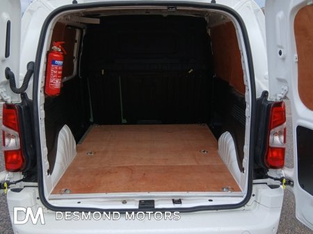 2022 Vauxhall Combo - thumbnail 16