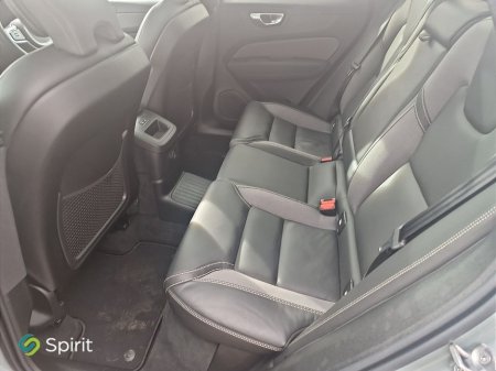 2025 Volvo XC60 - thumbnail 5