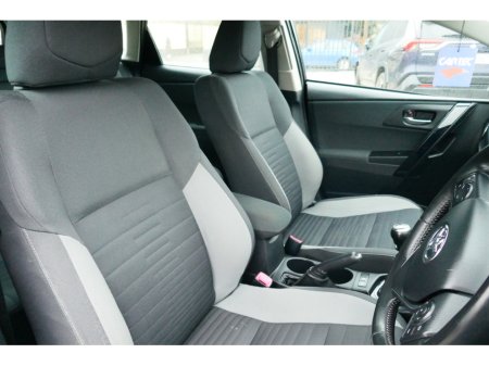 2016 Toyota Auris 1.6 D BUSINESS EDITION 1 110BHP 5DR €12,750 thumbnail