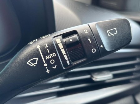 2022 Hyundai i20 PREMIUM MHEV T-GDI €18,956 thumbnail