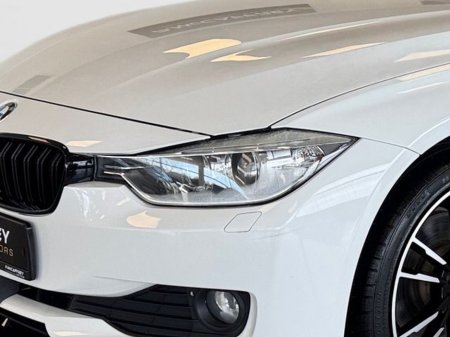 2015 BMW 3 Series - thumbnail 9