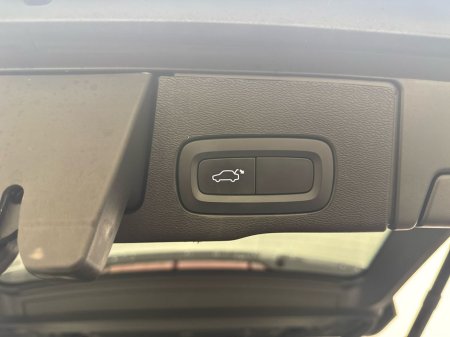 2022 Volvo XC60 - thumbnail 25