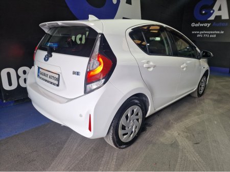 2018 Toyota Aqua - thumbnail 9