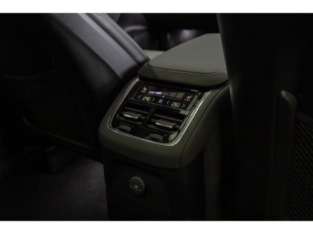 2025 Volvo XC90 - thumbnail 16