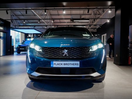 2023 Peugeot 3008 FL Allure 1.5 HDI 130 6.4 4DR €34,995 thumbnail