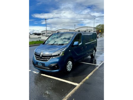 2021 Renault Trafic - view 4