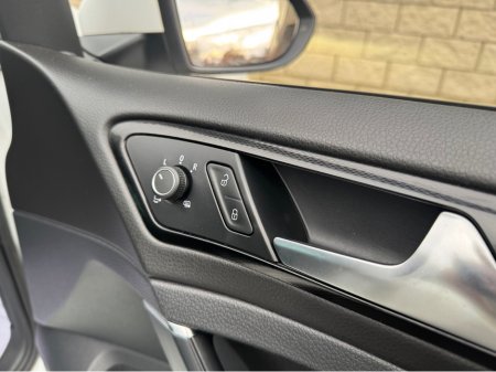 2017 Volkswagen Golf GTD 2.0 MANUAL *FULL SERVICE HISTORY* €18,995 thumbnail