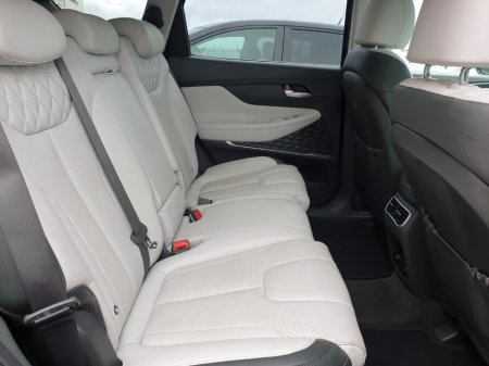 2022 Hyundai Santa Fe PHEV 5DR AUTO €42,950 thumbnail