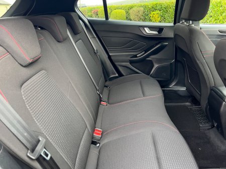 2022 Ford Focus 1.0T EcoBoost Hybrid 125PS ST-Line €22,950 thumbnail