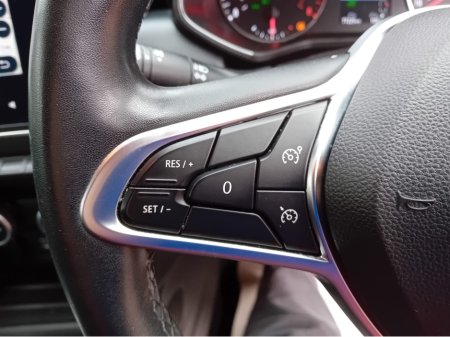 2021 Renault Clio - thumbnail 26