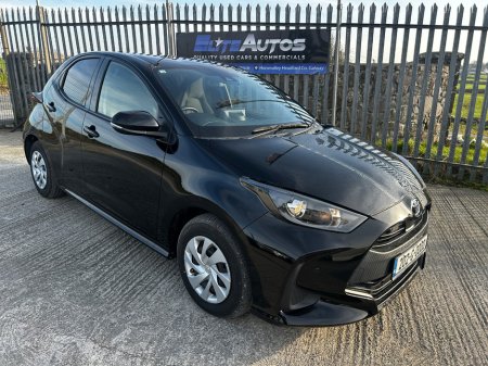 2021 Toyota Yaris - thumbnail 1