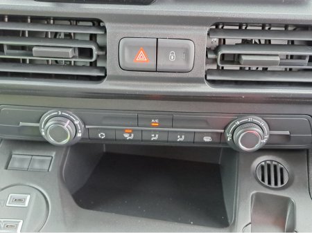 2026 Opel Combo SPORTIVE L1H1 1.5TD 100BHP **TOP SPEC** thumbnail