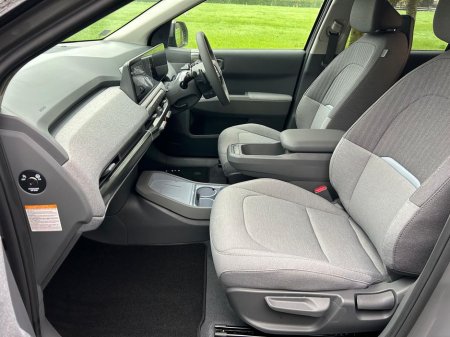 2026 Kia EV3 Order now 261 *Earth 2 up to 436 km range, Led HeadLights, sat nav radio, 7 YEAR WARRANTY, Reversing Camera, Parking Sensors, wireless charger €38,700 thumbnail