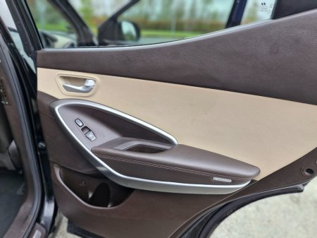 2017 Hyundai Santa Fe - thumbnail 29