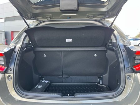 2025 Toyota Yaris - thumbnail 10