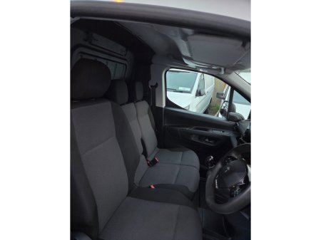 2021 Peugeot Partner - thumbnail 8