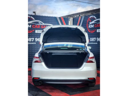 2020 Toyota Camry - thumbnail 14