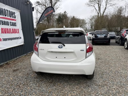 2017 Toyota Aqua - thumbnail 5