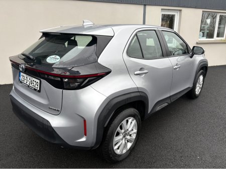 2023 Toyota Yaris Cross 1.5 Hybrid LUNA 4DR AUTO €21,950 thumbnail