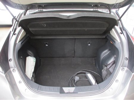 2022 Nissan Leaf - thumbnail 14